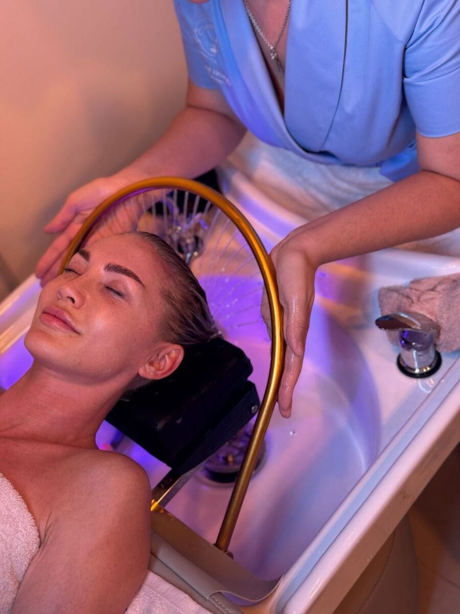 Rainbow rinse during the Japanese head spa